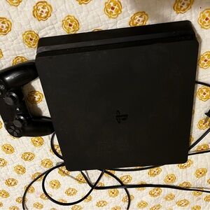 ps4 slim with 1 controller